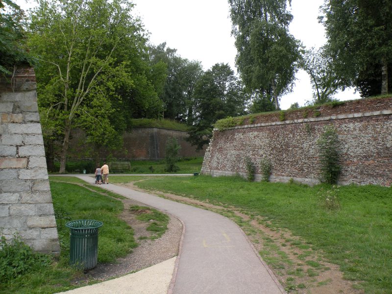  promenade au milieu des remparts